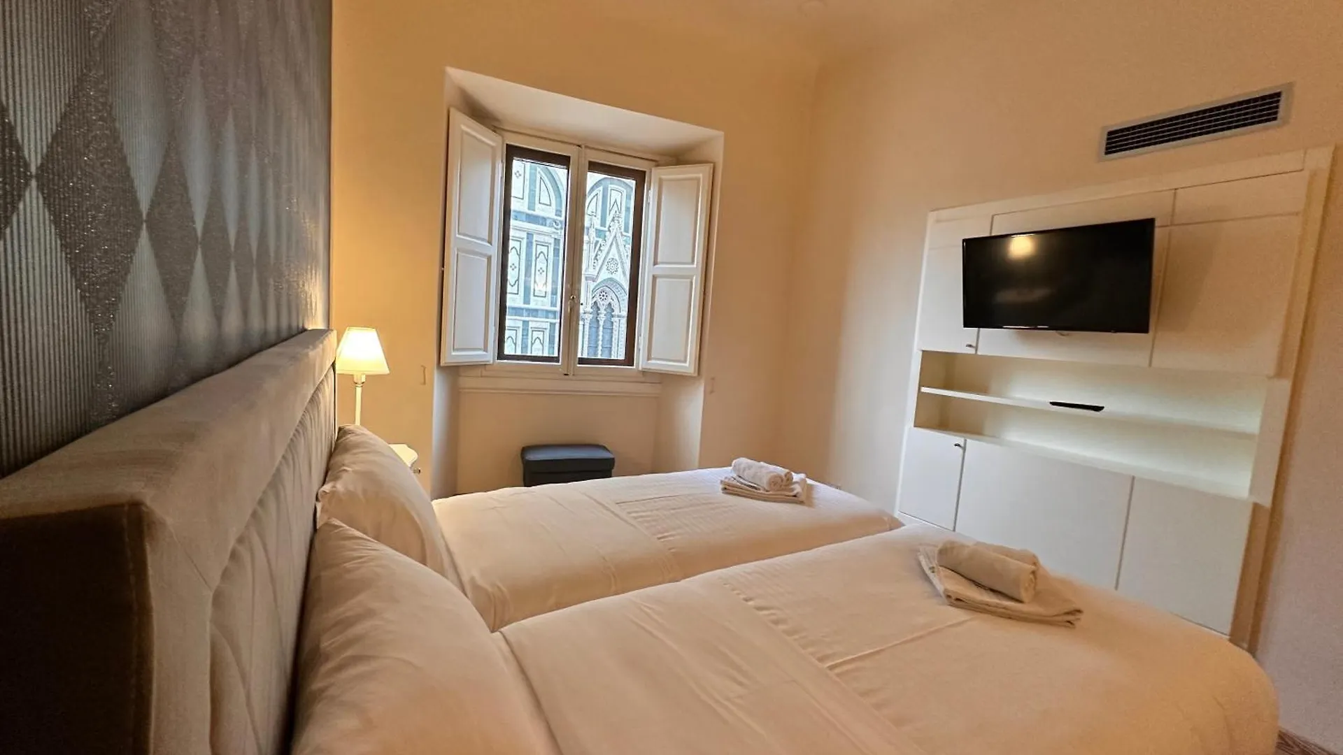 Duomo Royal Apartment Florence
